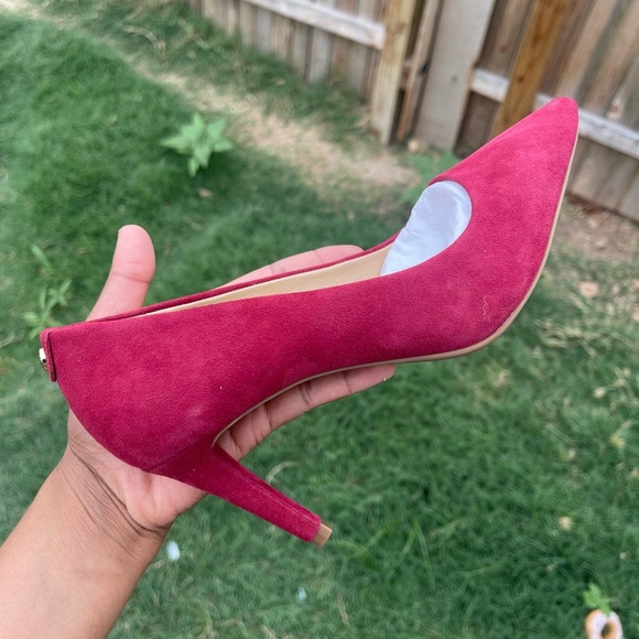 Michael Kors Women Berry Suede HEELS Dorothy Flex Size 6.5 Pump Point Toe Shoe - Picture 1 of 8